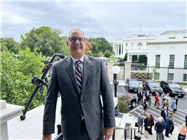 ABC's Greg Sizemore outside the White House (Image: ABC)