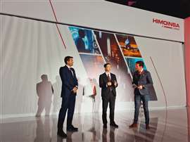 From left Himoinsa's Francisco Gracia and Yanmar's Tetsuya Yamamoto at the unveiling of the HGY Series in Madrid